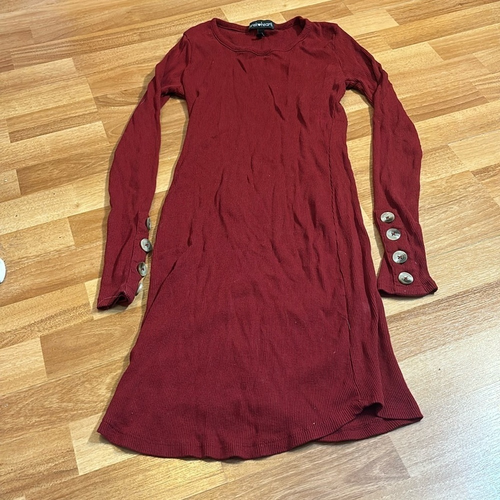Derek 🩷 Heart dark red dress